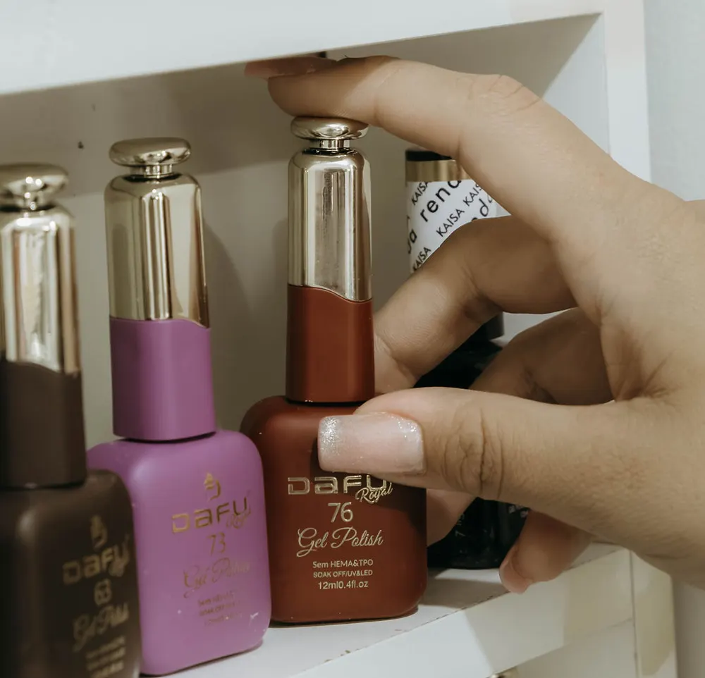 Esmaltes em gel na prateleira